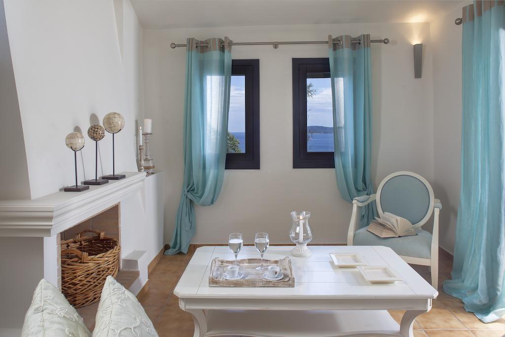 Aegean Suites, Santikos Collection (Adults Only) メガリ・アモス エクステリア 写真